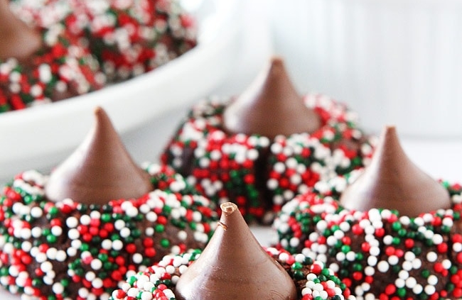 10 Christmas Holiday Cookie Recipes To Try https://accordingtoamelia.com/2021/12/13/10-christmas-holiday-cookie-recipes-to-try/